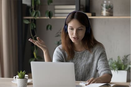 Según las restricciones de confinamiento en Reino Unido, todo el que pueda trabajar desde casa debe hacerlo