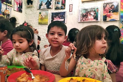 Según las últimas cifras del Indec, las principales víctimas son los chicos: el 52,6% son pobres