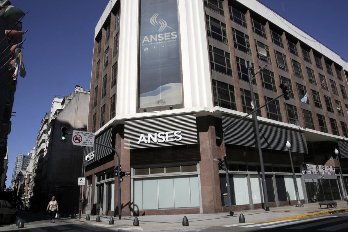 Según los datos de la Anses, hasta el viernes último cobraron casi 6,3 milllones de beneficiarios de subsidio pagado con fondos púbicos