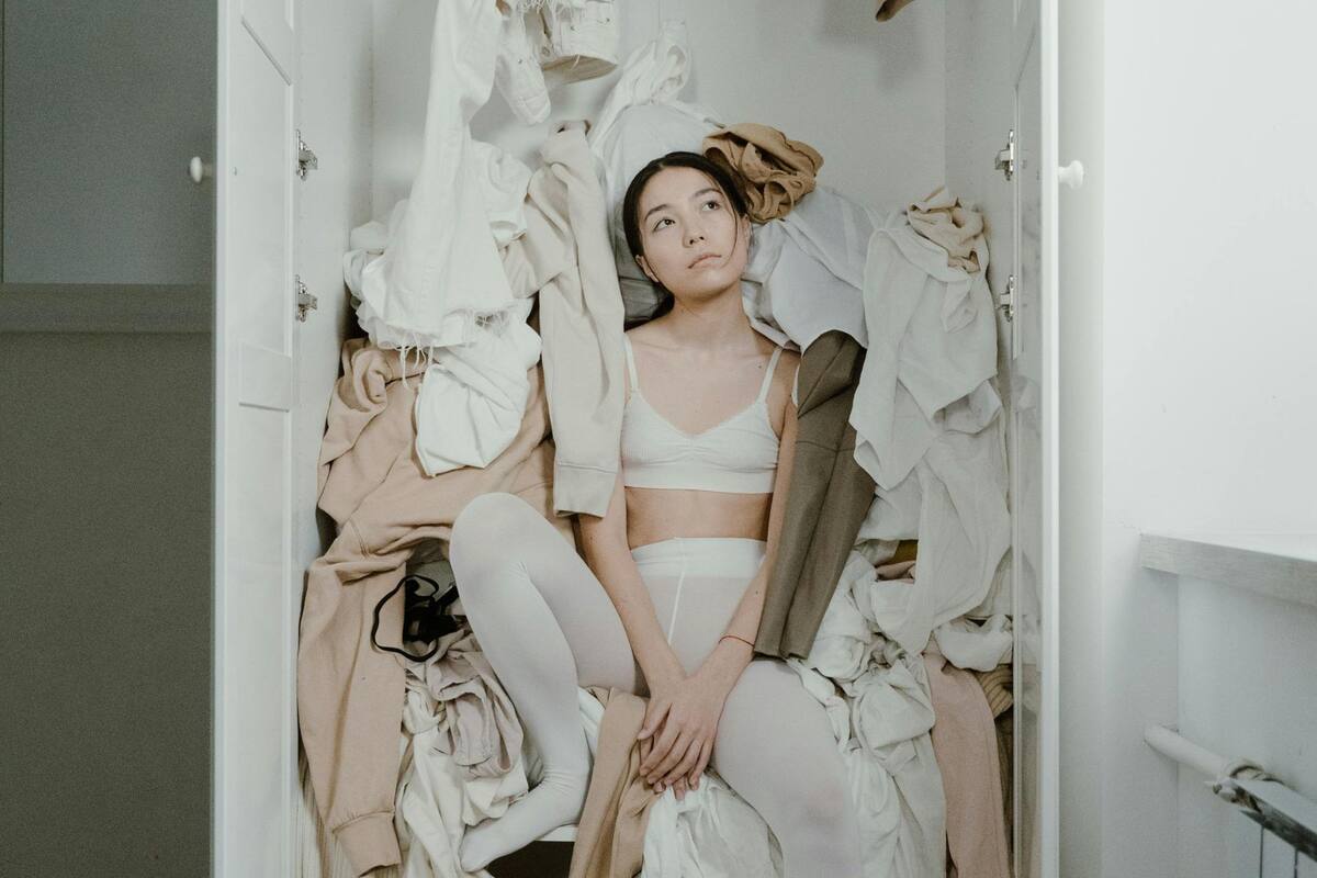 Según los especialistas, el desorden en nuestros armarios es un reflejo de cómo nos sentimos emocionalmente (imagen ilustrativa)