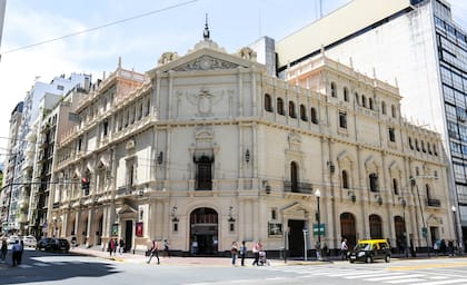Según los planes, por la entrada de la calle Libertad habrá una librería teatral, y por la Avenida Córdoba, un café/bar