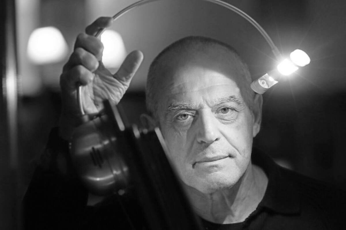 Según mandatos familiares, el futuro perfecto de Ricardo Szwarcer era la contaduría, pero se salió con la suya: dirigió el Colón, un teatro de ópera en Francia, el gran festival Grec de Barcelona y ahora está refugiado en el budismo