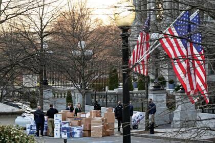 Según marca la tradición, el operativo debe hacerse entre la ceremonia de investidura y la llegada del nuevo presidente a su nueva residencia.