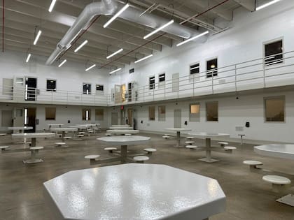 Según organizaciones civiles, los tres centros de detención migratoria en Nuevo México registraron graves abusos desde 2022, incluyendo tres muertes bajo custodia