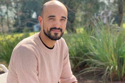 Según se informó esta tarde, el cantante, de 35 años, se casaría con su misteriosa novia, Mora Calabrese