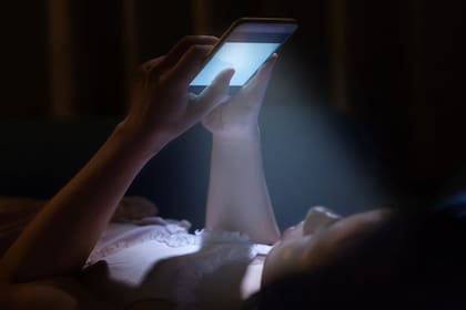 Desconectar de las redes sociales una semana puede mejorar el bienestar: es hora de hacer “limpieza digital”