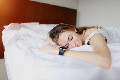 Según un estudio realizado por Fitbit usando los datos registrados por sus dispositivos, los usuarios argentinos se encuentran por debajo de la calificación de sueño en el promedio global