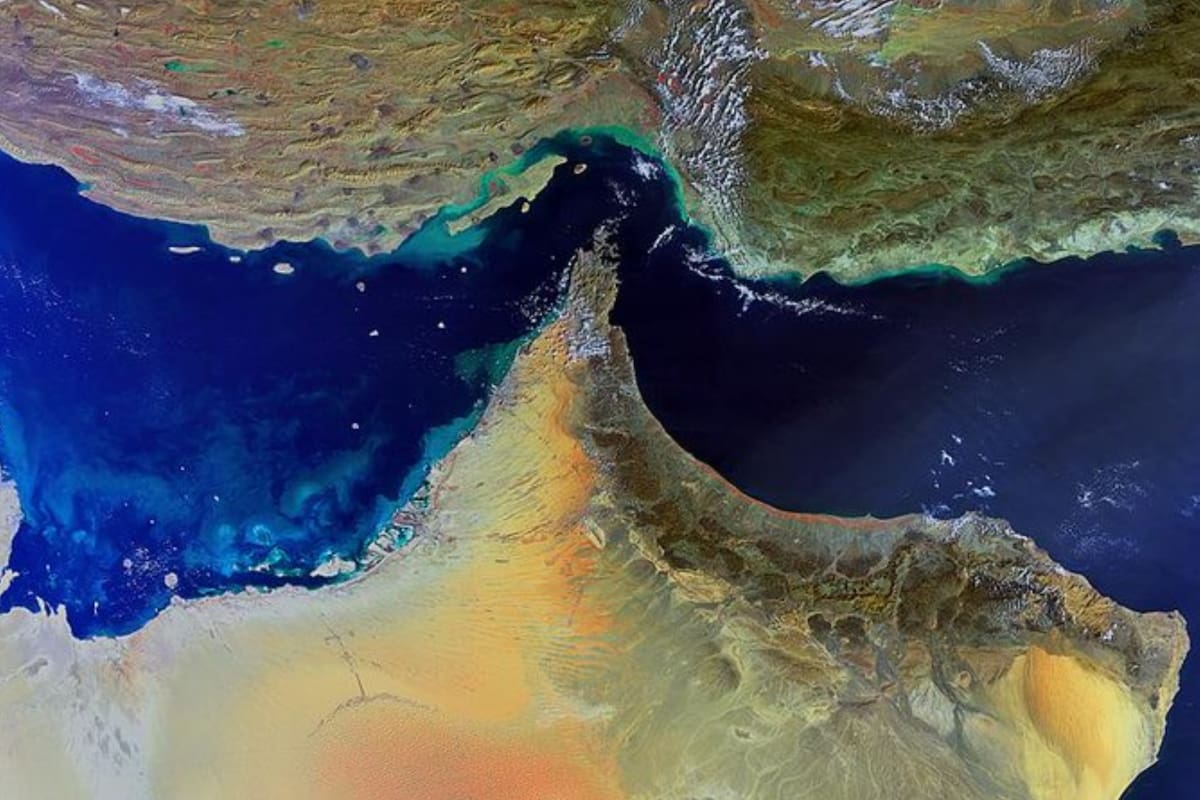 Según un experto internacional, la reapertura del estrecho de Ormuz "es un paso muy positivo hacia una detención de las hostilidades"