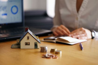 Según un nuevo informe, la asequibilidad de viviendas básicas en California alcanzó su mejor nivel desde inicios de 2023