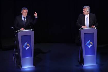 Mauricio Macri y Alberto Fernández en el segundo debate presidencial 2019 en la Facultad de Derecho