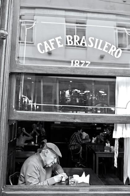 Segundo hogar. ''Soy hijo de los cafés'', asegura este defensor de los encuentros y las charlas sin apuro