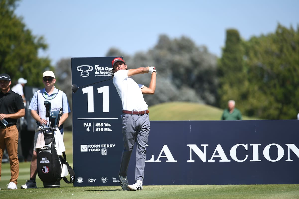Segundo Oliva Pinto pega desde el hoyo 11; es el único amateur del torneo y, al superar el corte, ya se aseguró la Copa Pereyra Iraola