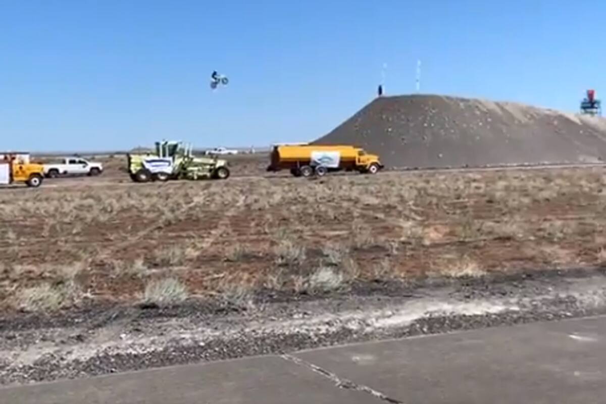 Segundos antes de impactar contra la tierra: la trágica muerte de Alex Harvill