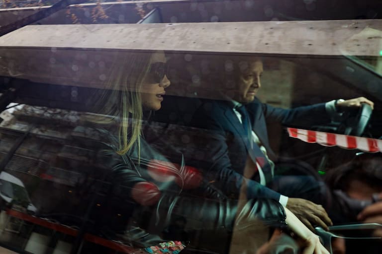 Seguridad - Candela Arizaga, novia de Facundo Moyano sale de declarar en Fiscalía UFLA NORTE con su nuevo abogado. Saavedra, CABA.