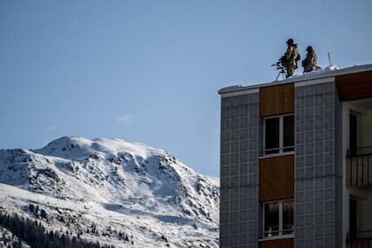 Seguridad reforzada antes del comienzo del Foro Económico Mundial, en Davos