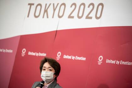 Seiko Hashimoto, presidenta del comité organizador de los Juegos Olímpicos de Tokio 2020; la preocupación en Japón por la crisis sanitaria recibió al menos una buena noticia con la donacion de vacunas