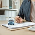 Bajan las patentes en CABA: qué autos pagarían menos a partir de 2027