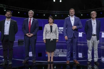 Seis de los siete candidatos que se disputan la presidencia de Chile: Gabriel Boric, José Antonio Kast, Yasna Provoste, Sebastián Sichel, Eduardo Artés y Marco Enríquez-Ominami.