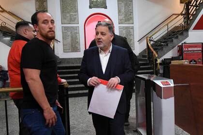 Seis meses después de la asunción como presidente de Independiente, el periodista y conductor Fabián Doman deja el club, días antes del clásico con Racing.