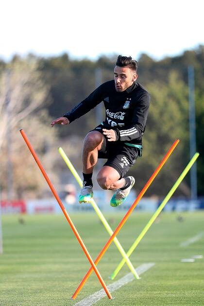 Eduardo Salvio, en pleno esfuerzo durante el primer entrenamiento
