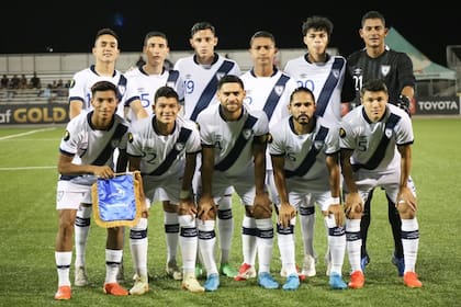 La selección de Guatemala quedó eliminada y el futuro de Tena está en suspenso