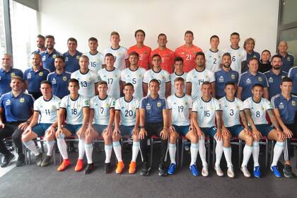 La foto oficial: el seleccionado sub 20 que en Polonia 2019 intentará interrumpir una serie de cinco mundiales negativos para la Argentina.