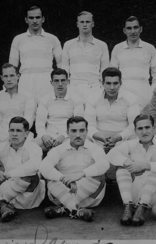 Seleccionado nacional de rugby, de 1936. Abajo, primero a la izquierda, aparece Noel Wilson Cooper. En la segunda fila, primero contando desde la izquierda, está Leonard Gavan Hughes.