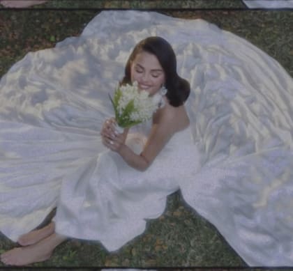 Selena Gómez lució un vestido de Ralph Lauren