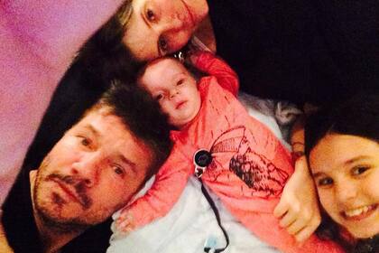 Selfie de domingo en familia, escribió Tinelli junto a esta foto