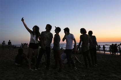 Un like en redes sociales para los adolescentes puede significar ser reconocidos y aceptados socialmente