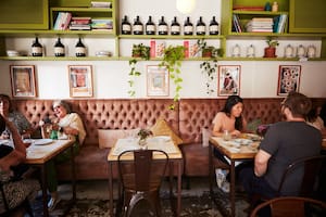 La calle que concentra un polo gourmet dentro de un barrio en constante renovación