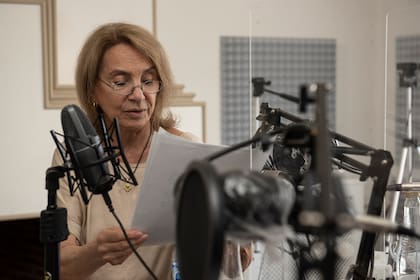 "Mi historia con el teatro Regina nace en 1964 cuando se reinaugura la sala con ¿Quién le teme a Virginia Woolf?, de Edward Albee, que era un estreno mundial, la hicimos durante dos años", explica Selva Alemán