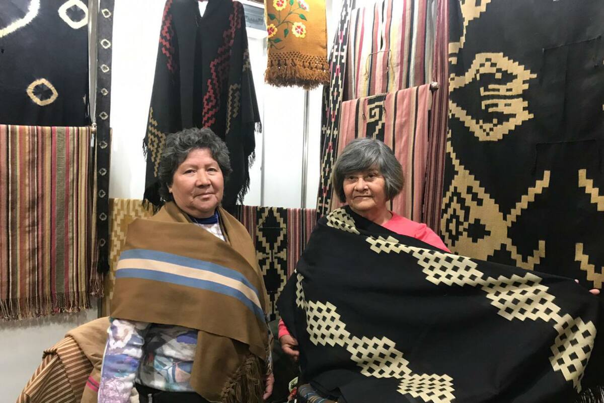 Selva Díaz (derecha) y su prima, Celina