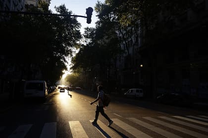 Semáforo sin funcionar en Av. de Mayo y Santiago del Estero