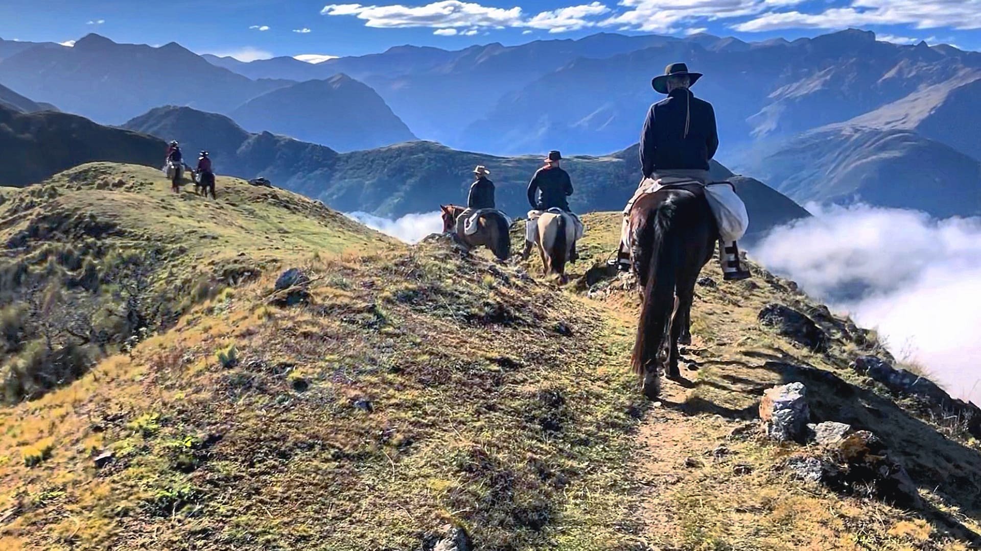 La cabalgata es una actividad que llena el corazón, porque se recorren lugares solitarios, no modificados por el hombre, que dan una sensación de plenitud importante
