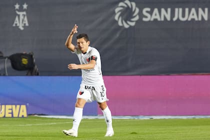 Semifinal de la Copa de la Liga  Profesional entre Independiente y Colón de Santa Fe.
Luis Miguel Rodriguez de Colón de Santa Fe festejando su gol de penal