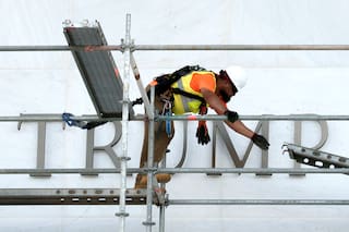 Senador demócrata exige respuestas al Kennedy Center por denuncias de obras deficientes