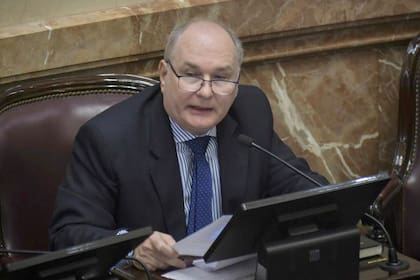 Senador Ernesto Martínez