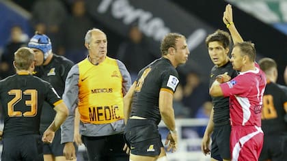 Senatore y una penalización durante el Super Rugby, junto con González Amorosino; la conducta es una prioridad