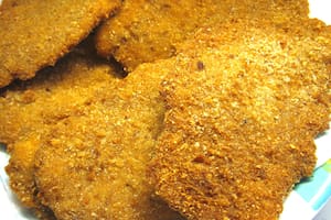 Sencillas, doradas y tiernas milanesas fritas al estilo argentino.