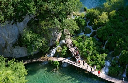 Senderos sobre el Parque Nacional Plitvice.