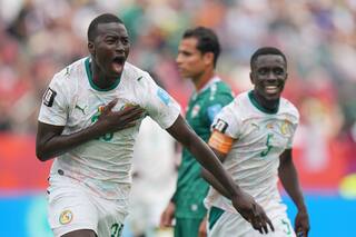 Senegal arrasa cinco a cero a Irak y mantiene sus opciones de avanzar a la segunda ronda del Mundial