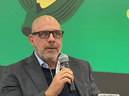 Senesi recordó que uno de los principales desafíos fue explicar que el reglamento “no respondía a un capricho sino a una exigencia concreta del mercado”