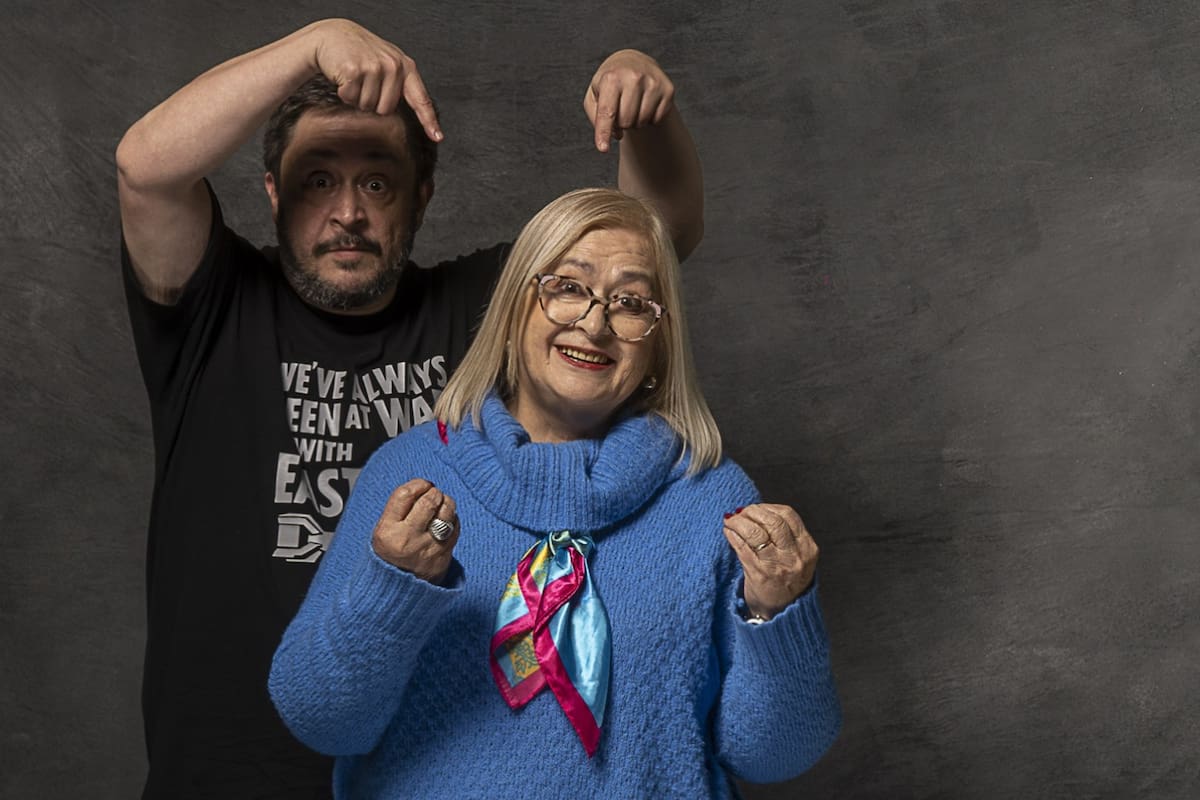 "Señoras, señores, les voy a contar mi vida, sin intermediarios. Prepárense, porque la versión original, sin cortes y sin censura, es siempre la mejor. Voy a hablar de todos mis hombres. Que fueron muchos", así arranca la obra.