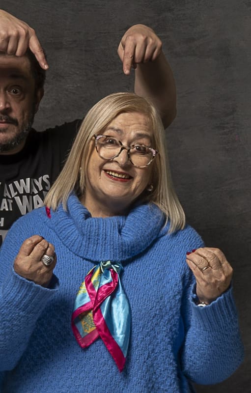 "Señoras, señores, les voy a contar mi vida, sin intermediarios. Prepárense, porque la versión original, sin cortes y sin censura, es siempre la mejor. Voy a hablar de todos mis hombres. Que fueron muchos", así arranca la obra.