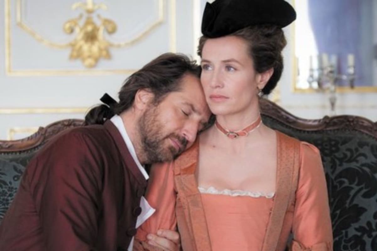 Señorita J es un drama francés que conquista con su estética refinada y una trama cargada de tensión