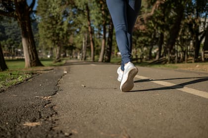 Senter recomienda empezar gradualmente y empezar a aumentar el tiempo de caminata intensa