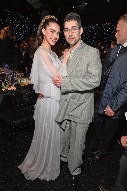 Margaret Qualley y Jack Antonoff protagonizaron una de las bodas más glamorosas de 2023, rodeados de estrellas y amigos