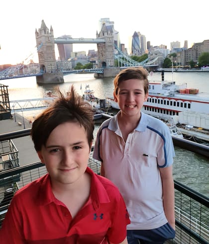 Separarse en buenos términos, les permitió conversar abiertamente acerca del futuro y el deseo de que sus hijos reciban parte de su educación en Inglaterra.