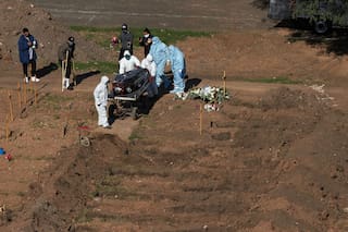 Sin contacto: cómo es la desoladora despedida de un muerto por coronavirus